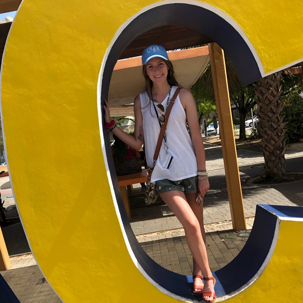 Meet your Posher, Caroline